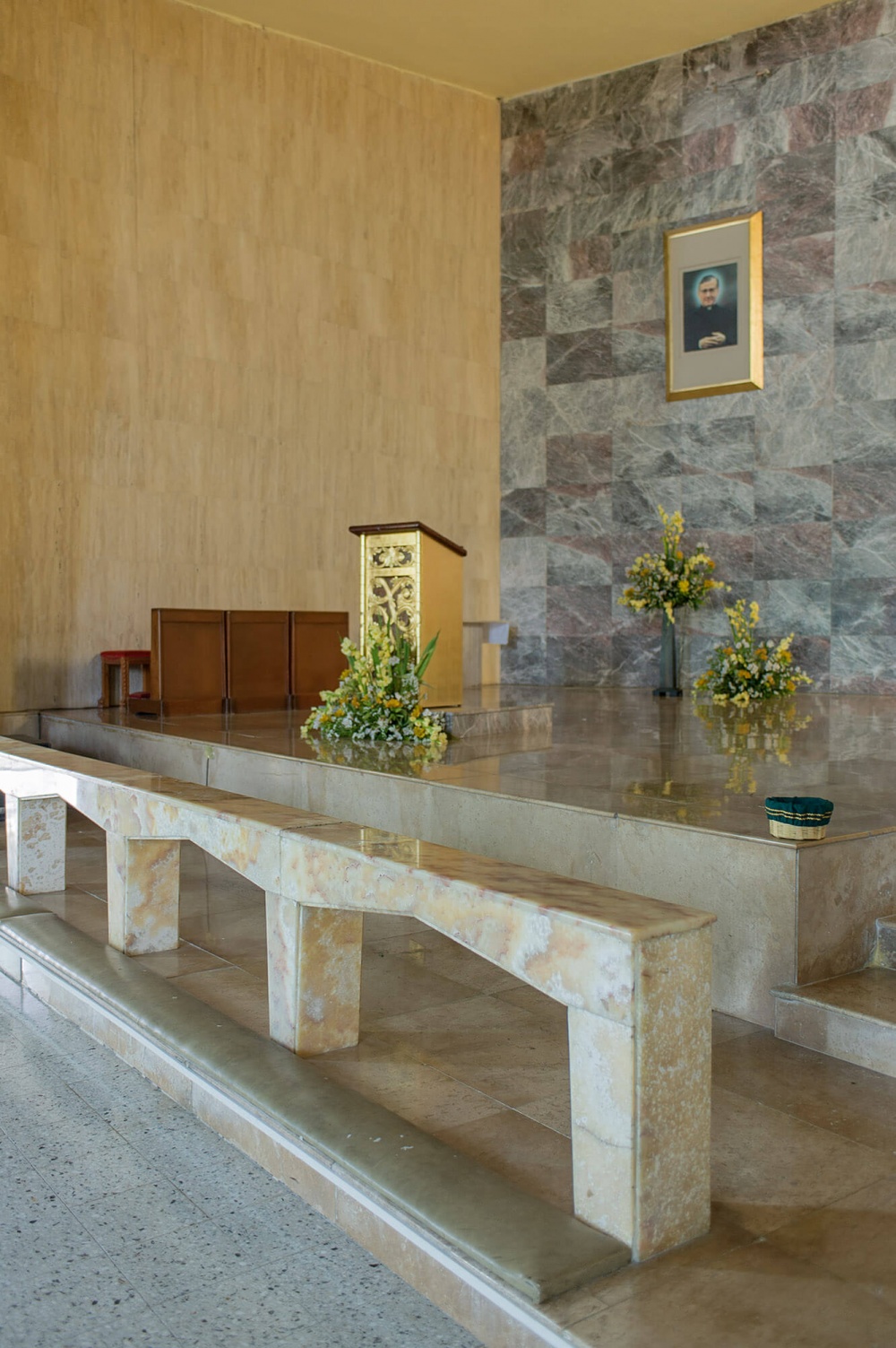 Interior de Templo Padre Nuestro